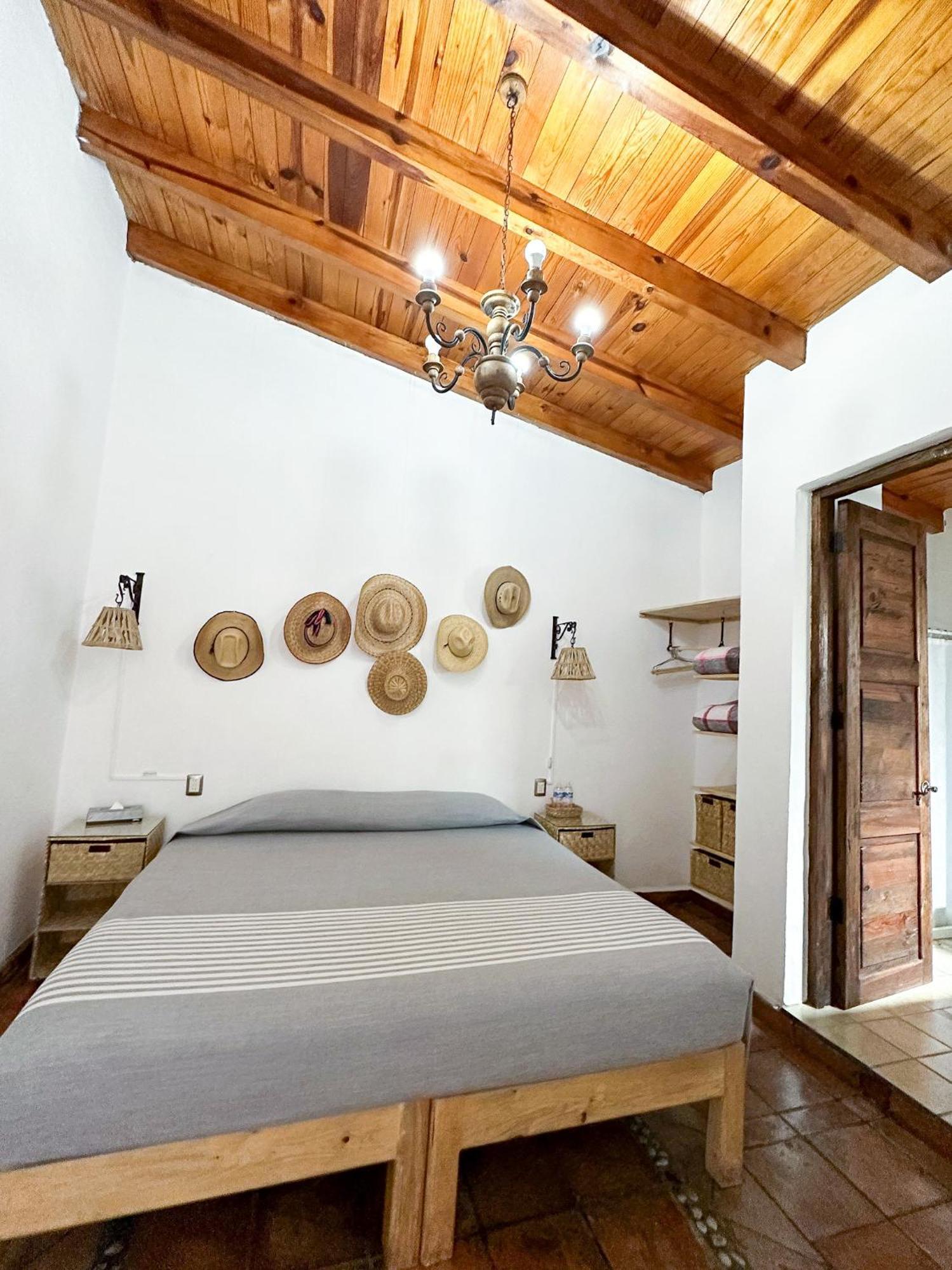 Posada El Palomar Patzcuaro Bagian luar foto